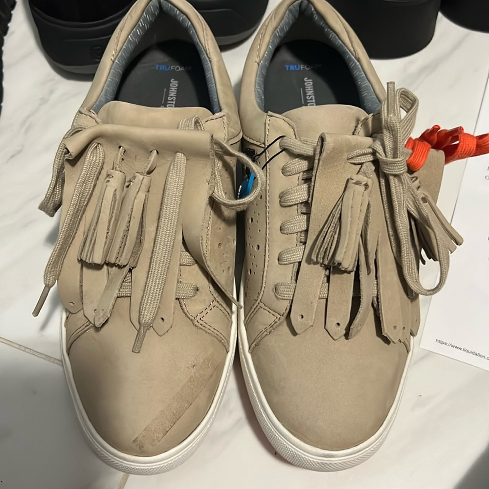 Johnston and Murphy preowned waterproof women’s golf shoes , Sand , size 7 1/2